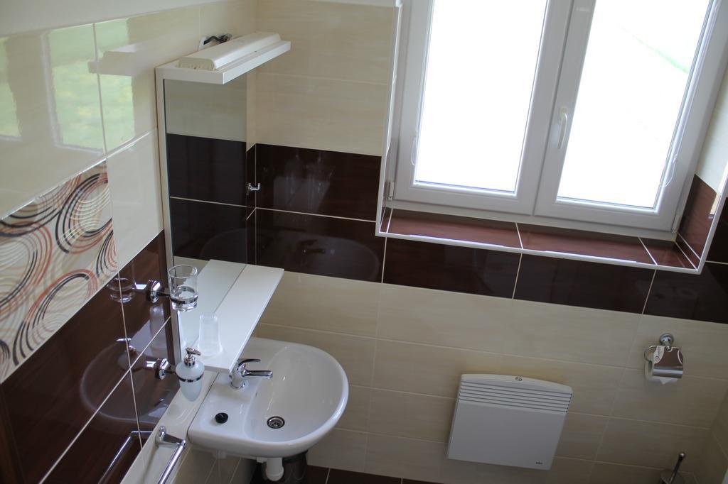 Penzion U Sklepu Otel Hovorany Dış mekan fotoğraf