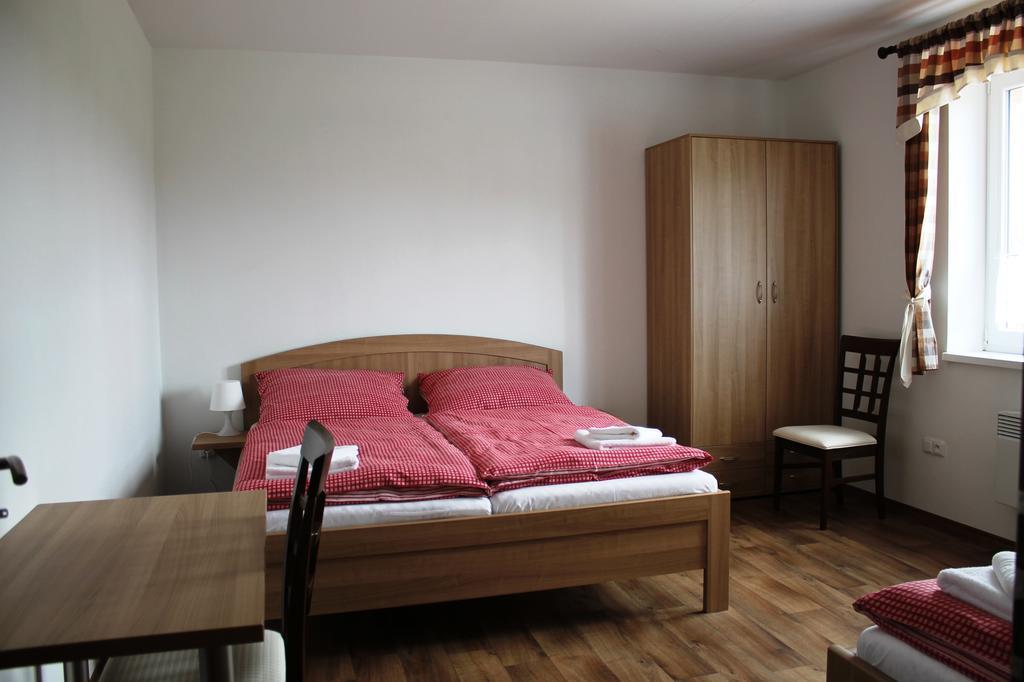 Penzion U Sklepu Otel Hovorany Dış mekan fotoğraf
